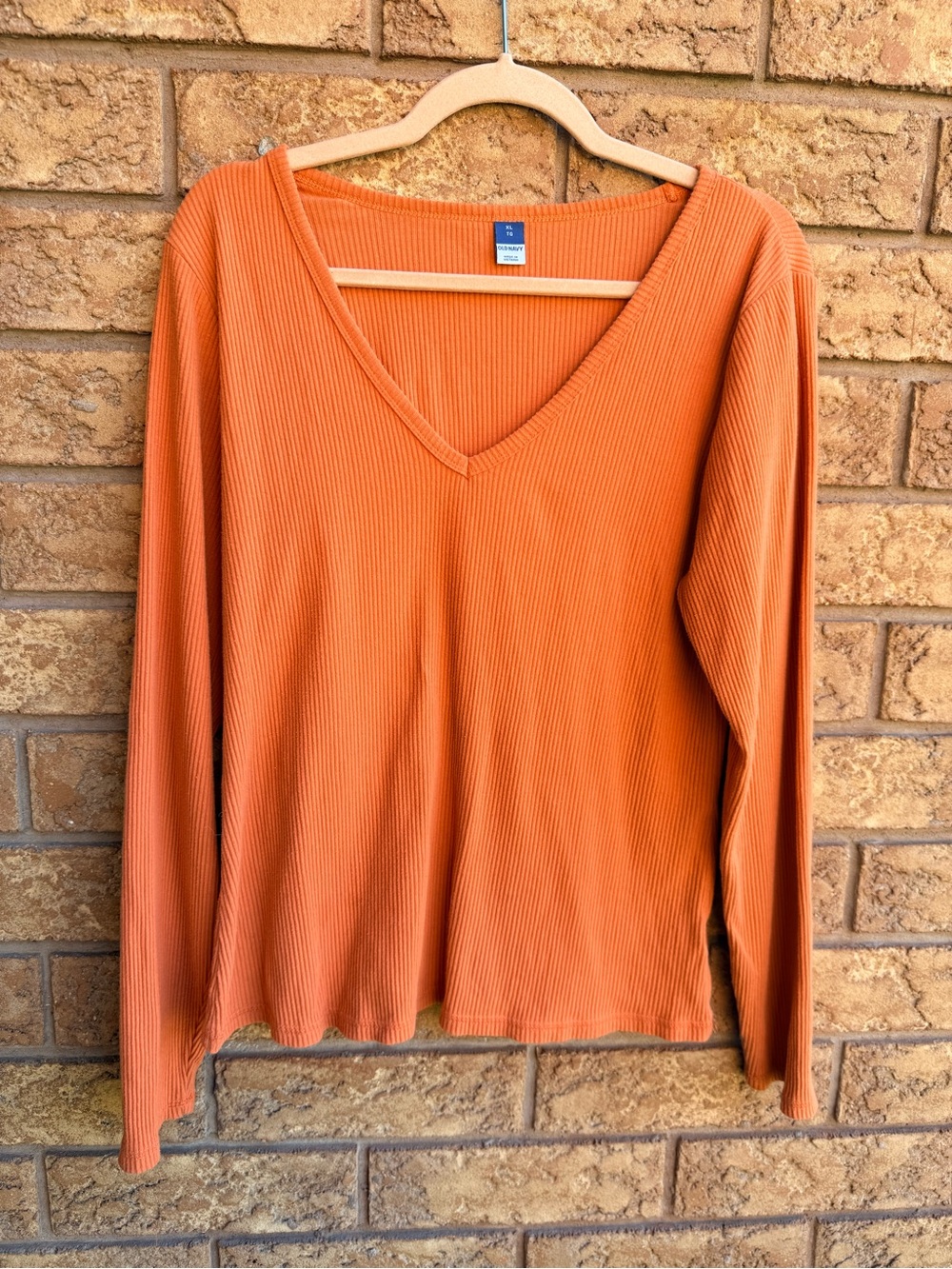 4/$25 • Old Navy Burnt Orange Ribbed V-Neck Long Sleeve Top